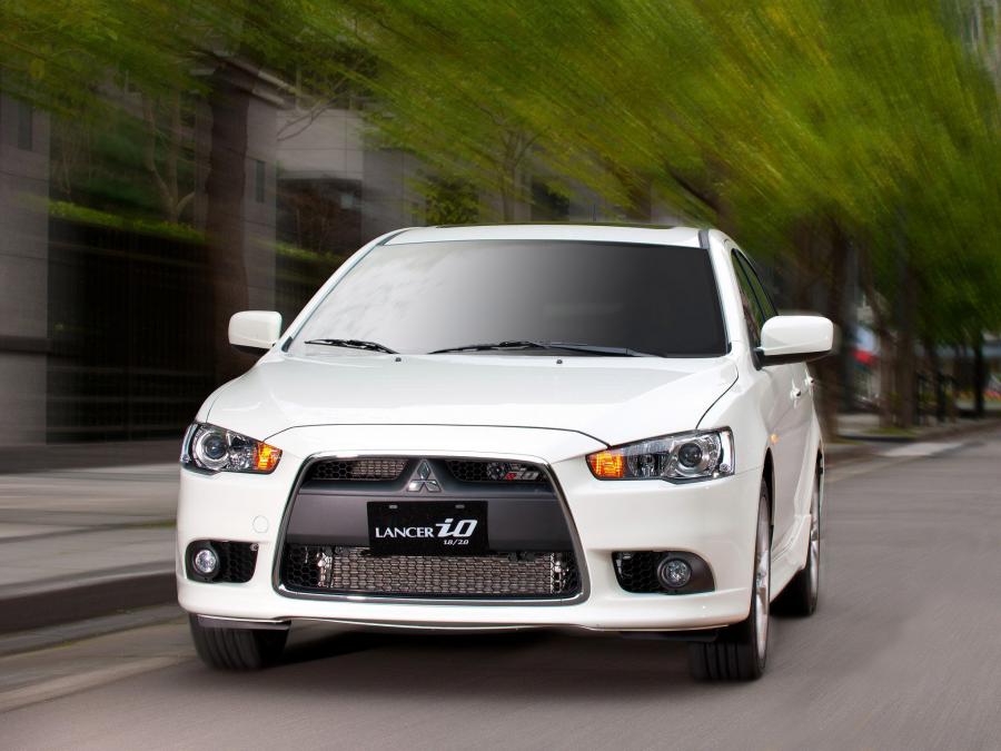  Mitsubishi Lancer iO 2012 года  (фото 9 из 12)